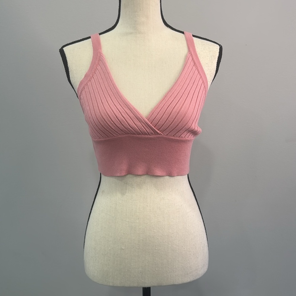 Double Zero V-Neck Pink Cropped Top. Sz M